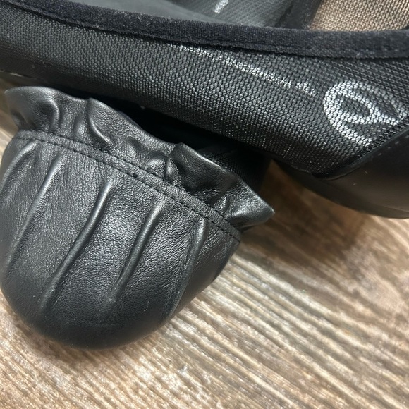 The Wishbone Collection 9M EUC near newBlack Leather Flats with Bow & mesh sides - Picture 11 of 13